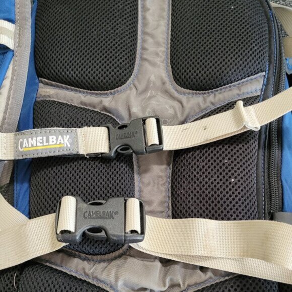 CamelBak Cycling Back Pack D Fit Zipped Compartments No Bladder - Picture 13 of 14